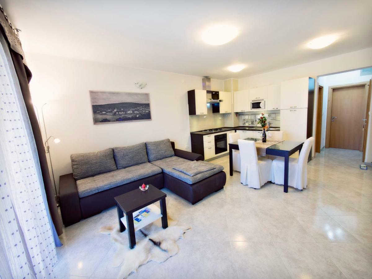 Apartmani Fortuna Zlarin Exterior photo
